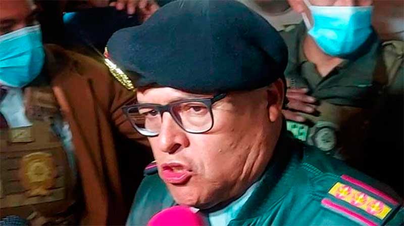 Un policía ordenó desobedecer orden del juez para que el general Zúñiga viaje de Cochabamba a La Paz