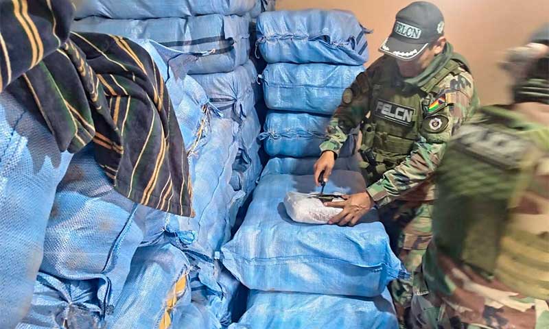 Incautan más de mil kilos de sustancias controladas en Cochabamba