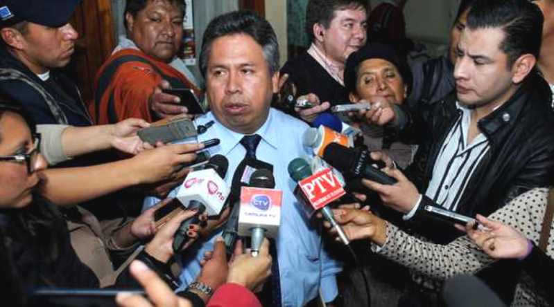 Hospitales paceños operan con apenas un diez por ciento de oxígeno por los bloqueos