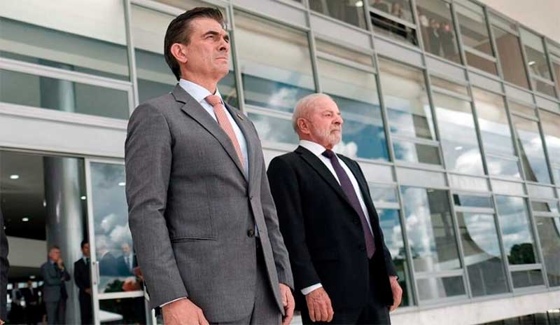 Paz y Lula firman acuerdos por energía y dólares del turismo