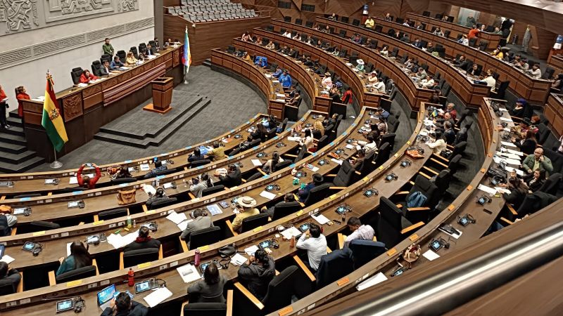 Asamblea acorrala al Gobierno y consuma la censura del ministro Espinoza