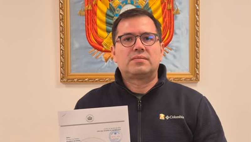 Senador Roca destapa encubrimiento al asesor del gobierno de Paz
