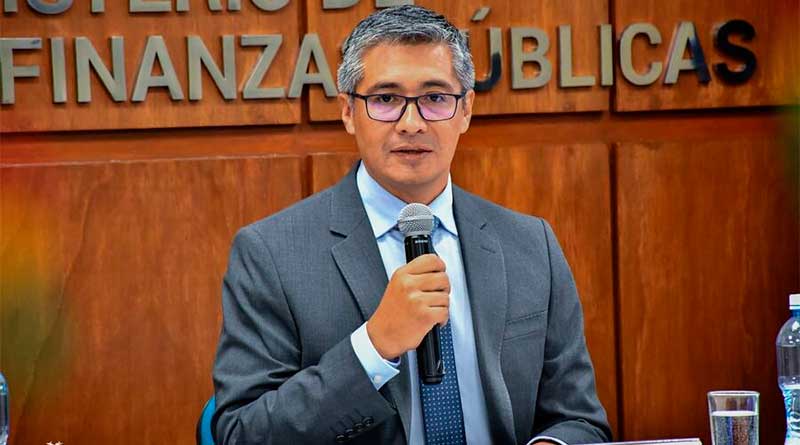 El Gobierno proyecta devolver ahorros mayores a 1.000 dólares a partir de agosto