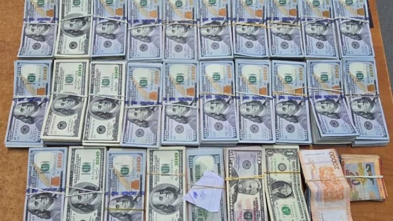 Decomiso récord de dólares en camión boliviano sacude la frontera en Chile