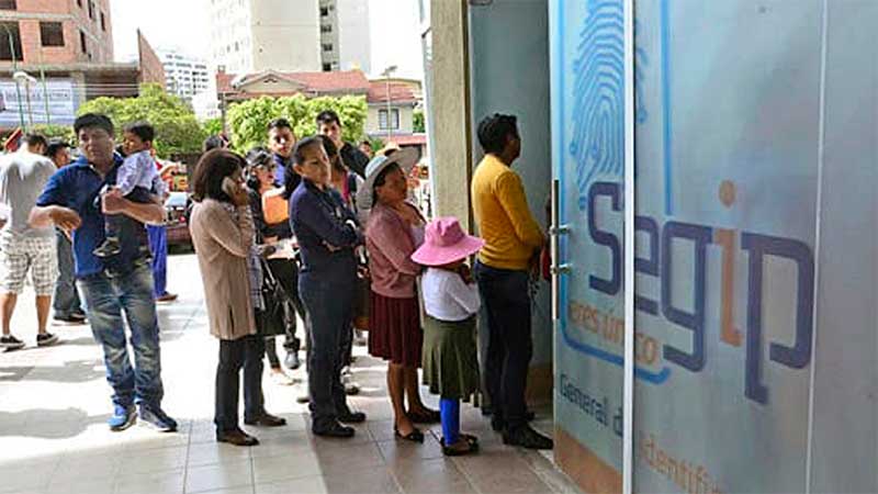 Las minas de oro del Estado que recaudan millones de bolivianos en trámites