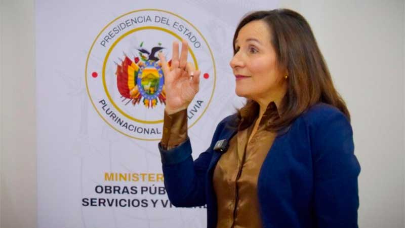 Exgerente ferroviaria toma el control de las telecomunicaciones estatales